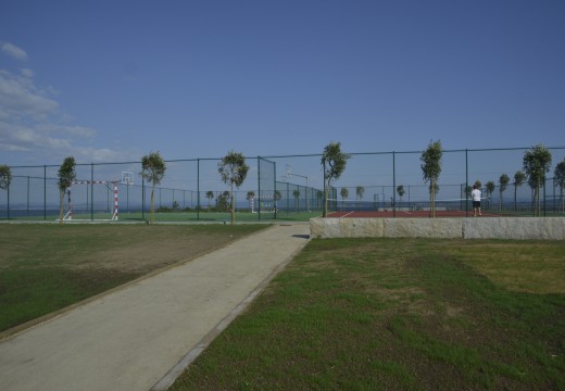 A nova área de Punta do Castro terá parque infantil e o da Ameixida será mellorado